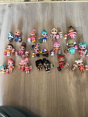 Assorted Kids Fashion Dolls Playset - Pink & Multicolor